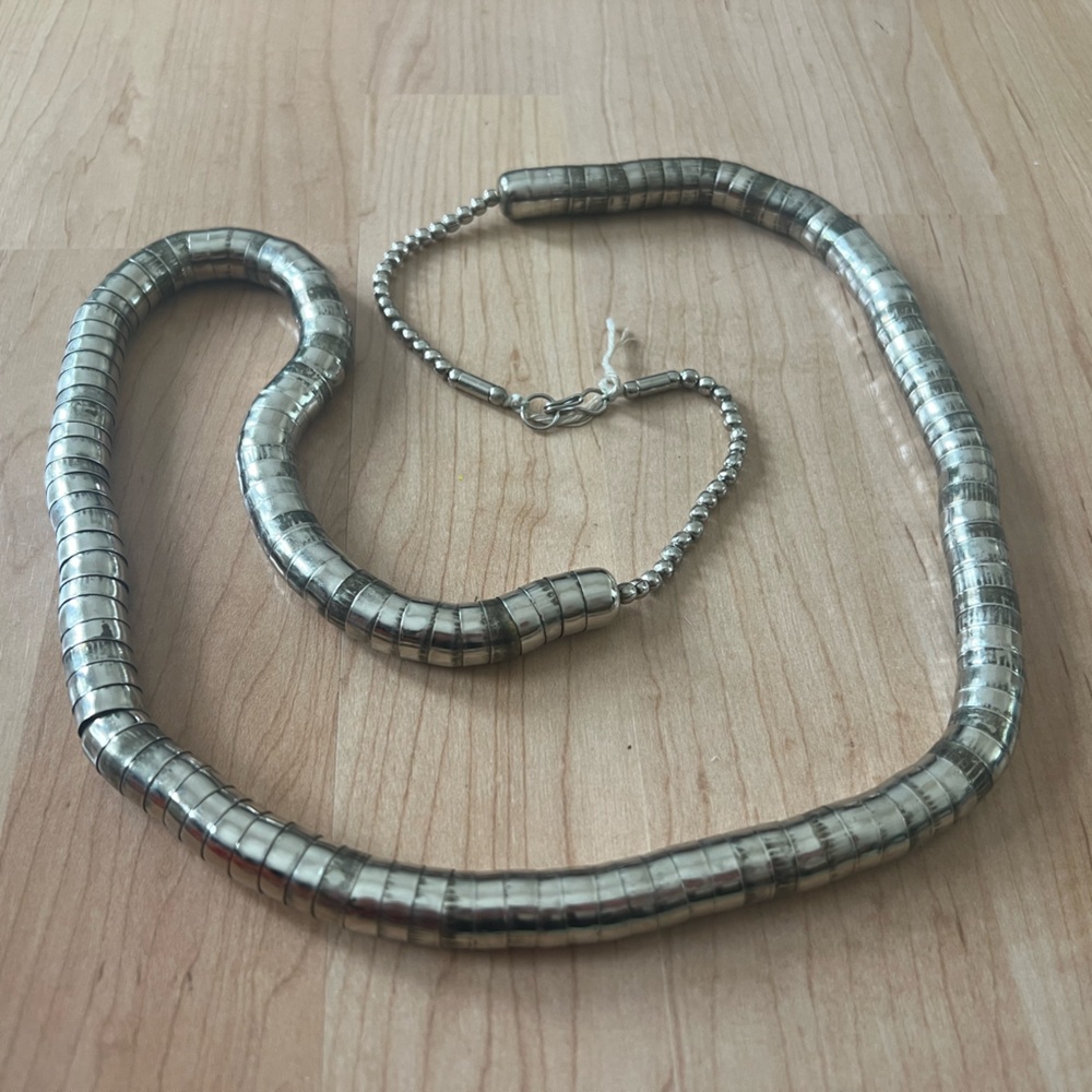 VINTAGE SILVER TONE SNAKE NECKLACE
